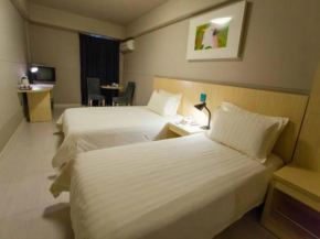 Гостиница Jinjiang Inn Shanghai Caohejing Xingzhong Road Railway Station Hotel  Шанхай